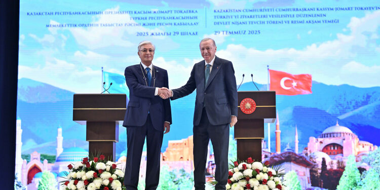 Қасым-Жомарт Тоқаев Түркия Республикасының ең жоғары мемлекеттік наградасы – «Devlet Nişanı» орденімен марапатталды