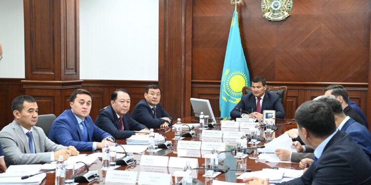 Еңбек нарығын дамыту және цифрландыру мәселелері талқыланды