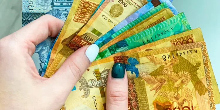 Мәжіліс ең төменгі жалақыны белгілеу туралы заңды қабылдады