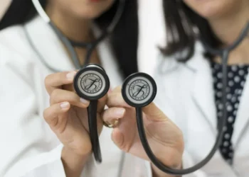 Дәрігерлерге арналған ЖИ-ассистент жұмыс істейтін болады