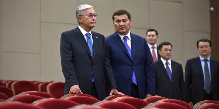 Президент Өнер орталығына барды