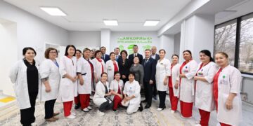 ДЕНСАУЛЫҚ САҚТАУ МИНИСТРІ «ҚАМҚОРЛЫҚ» ЕРТЕ АРАЛАСУ ОРТАЛЫҒЫНЫҢ ЖҰМЫСЫМЕН ТАНЫСТЫ