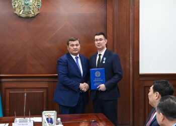 ЖАҢА ҚЫЗМЕТКЕ ШЫҒАРЫП САЛДЫ