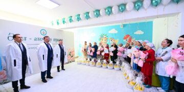 АЙМАҚ БАСШЫСЫ ПЕРИНАТАЛДЫҚ ОРТАЛЫҚТА АНАЛАРМЕН КЕЗДЕСТІ