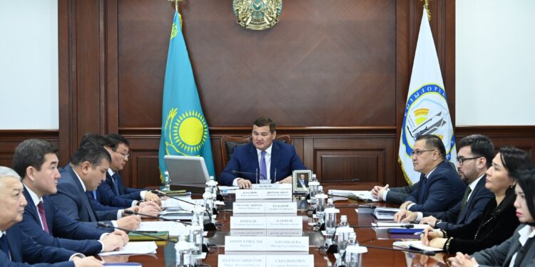 «ТАЗА ҚАЗАҚСТАН» ТҰЖЫРЫМДАМАСЫН ІСКЕ АСЫРУ МӘСЕЛЕСІ ТАЛҚЫЛАНДЫ