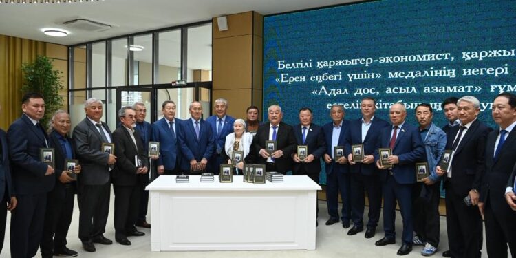 «АДАЛ ДОС, АСЫЛ АЗАМАТ» КІТАБЫНЫҢ ТҰСАУКЕСЕРІ ӨТТІ