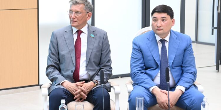 «ЖҮРЕКТЕГІ ЖАПЫРАҚ» КІТАБЫНЫҢ ТАНЫСТЫРЫЛЫМЫ ӨТТІ