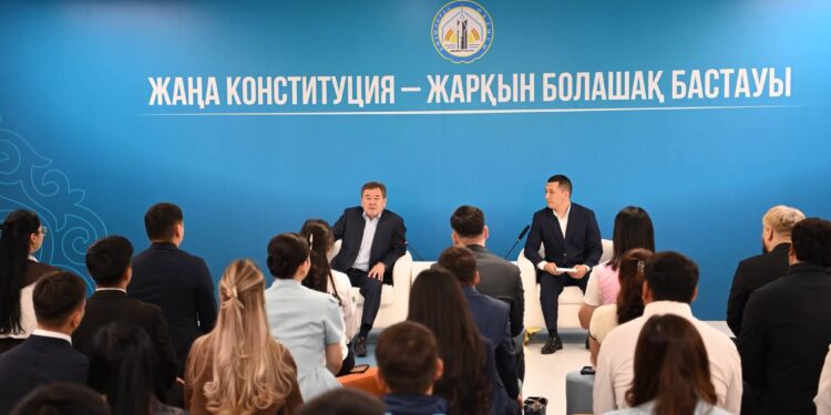 ЕРКІН ФОРМАТТАҒЫ КЕЗДЕСУДЕ ЖАСТАР САЯСАТЫНЫҢ БАСЫМ БАҒЫТТАРЫ ТАЛҚЫЛАНДЫ
